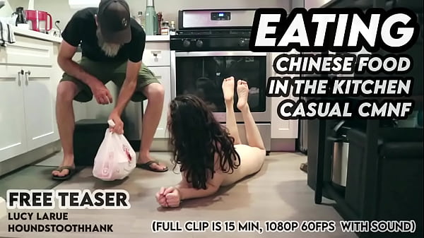 Makan Makanan Cina Di Dapur, Telanjang Total, Bikin Muncrat!
