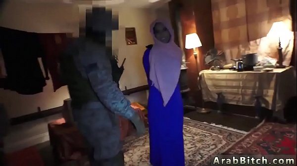 Cewek Lokal Pekerja Keras Ngentot Arab Sama Cina, Ekor Babi Basah Kuyup