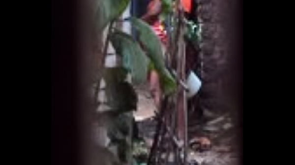 Desi Berdiri Kencing Dan Buang Air Kecil1.avi
