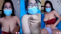 Cewek Sange Cubit Uting Sambil Crot-crotan Di Live Sugar Bikin Makin Tegang
