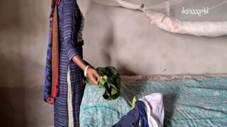 Devar Ngewe Bhabhi Sampe Crot Di Memeknya, Desi Sex Paling Panas.