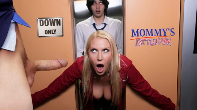 Gak Bisa Gerak Di Lift, Dua Kontol Mancap Bareng Di Mulut Dan Memek!