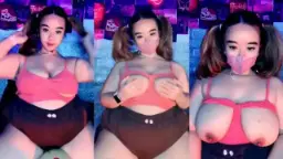 Jijiw Toge Remes Susu Sambil Ngangkang, Omek Jembut Basah Bikin Muncrat