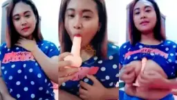 Mbak Iyem Ngejepit Dildo Di Toket Montok Sambil Dijilat-jilat.