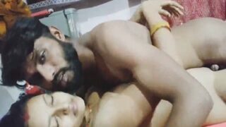 Pasangan Desa Merekam Momen Panas Mereka Di Film Biru India Yang Bikin Ngilu