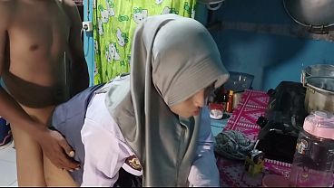 Ngentot Adik Ipar Yang Lagi Tidur, Crot Di Dalem Lubang Basahnya Sampe Muncrat-muncrat