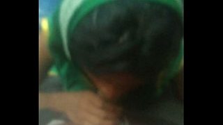 Desi Tante Pengemis Di Kereta Lokal, Ngewe Panas Di Gerbong Penuh Sesak.