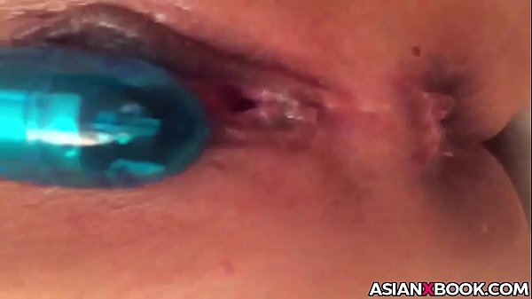 Gadis Asia Nakal Mainin Memek Sama Mainan, Sampe Muncrat Basah Kuyup.