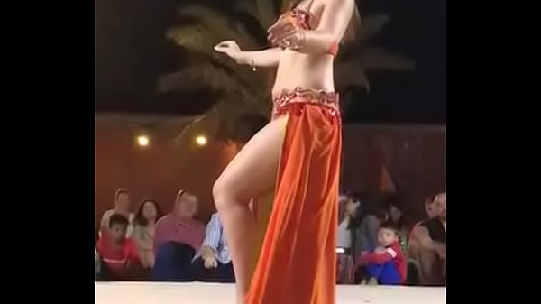 Tarian Desi Yang Bikin Meleleh, Goyangannya Bikin Nafsu Naik Sampai Ke Ubun-ubun!