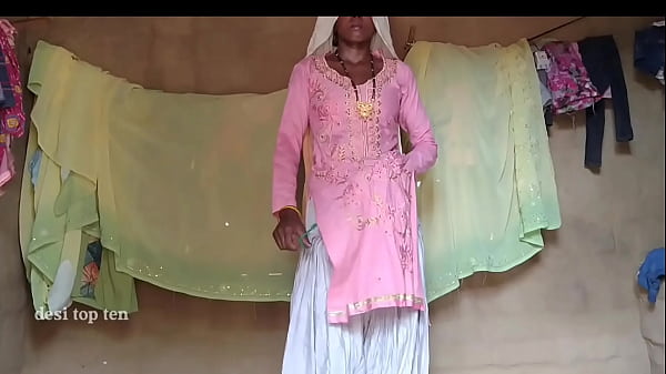 Istriku Yang Seksi Menjilat Bur Pejal, Lalu Ngentot Memek Desi Dengan Kontol Gede Tebel—video Mesum Hot Penuh Nafsu.