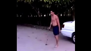 2 Orang Cacat Lumpuh Saling Ngewe Brutal Di Atas Kursi Roda Sambil Dengerin Suara Kencang Linkin Park