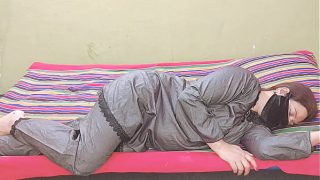 Bhabhi Pakistan Digebug Pake Gaya Ngebut, Suara Desahan Hindi Bikin Makin Panas
