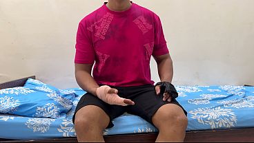 Ibu Tiri Ngerawat Anak Tirinya Yang Luka, Sambil Merayu Dia. Akhirnya Berujung Ngehisap Kontolnya, Sebelum Digenjot Keras.