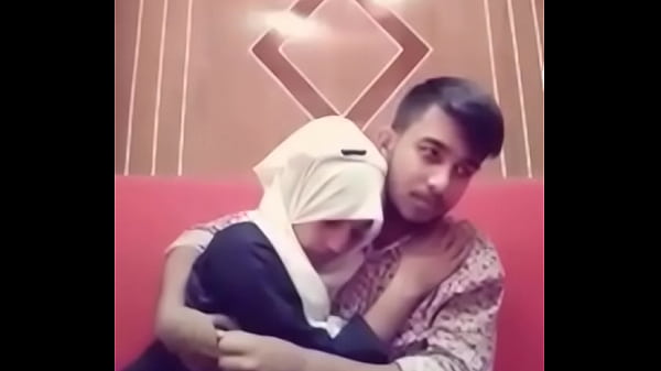 Desi Cewek Dan Cowok Lagi Saling Jilat Bibir Di Hotel, Bikin Basah!