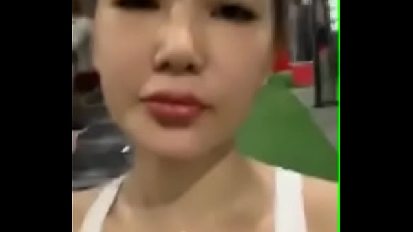 Cô Trang Live 2, Cewek Seksi Goyang Panas Bikin Nafsu Menggebu, Siap Bikin Lo Tegang!