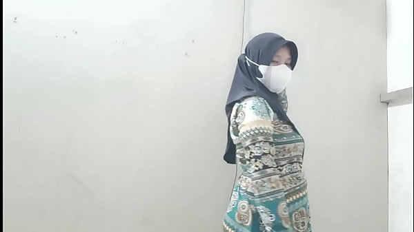 Ngentotin Istri Tetangga Sambil Suaminya Sibuk Nyari Duit, Enak Banget Rasanya.