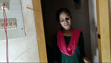 Sauteli Behen Ne Apni Chut Ki Pyaas Apne Land Se Bujhai, Garam Ras Se Naha Diya.