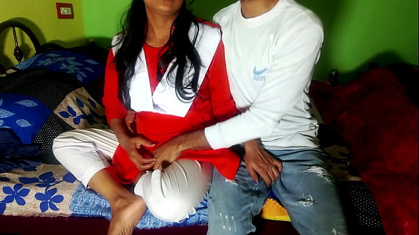 Cewek Sekolah Lagi Ngewe Brutal Doggy Style Sama Pacar Di Rumah, Suara Hindi Paling Hot Bikin Ngaceng