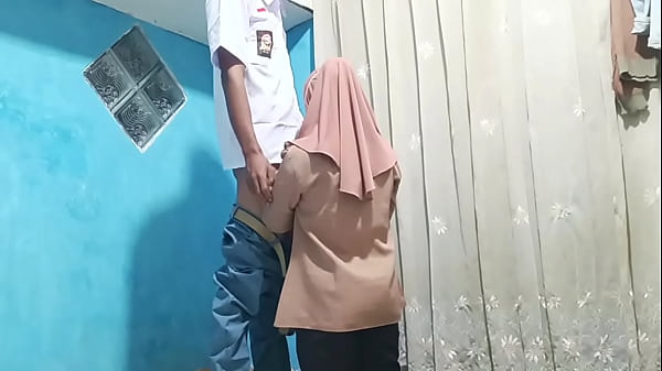 Murid-murid Pada Ngewein Bu Guru Habis Pulang Sekolah, Saking Nafsunya Sampai Nggak Sabar Di Kelas.