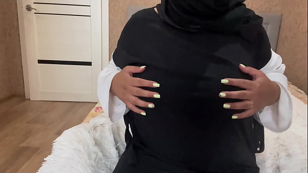 Arab Milf Jasmine, Crotch Terbuka, Siap Digoyang Tanpa Celana Dalam