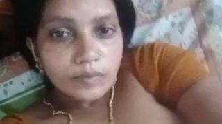 Dada Montok Super Gede Punya Bibi Mallu Yang Bikin Ngiler, Pengen Remes-remes Terus.