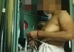 Tonton Video Solo Bugil Total Ala Mami Tamil Yang Bikin Ngiler, Goyangin Tubuh Montok Sambil Telanjang Bulat!