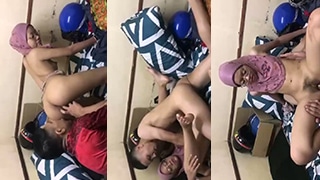 Ukhti Tocil Digenjot Sengaja, Semua Gerakannya Direkam Sama Pacar Biar Makin Basah.