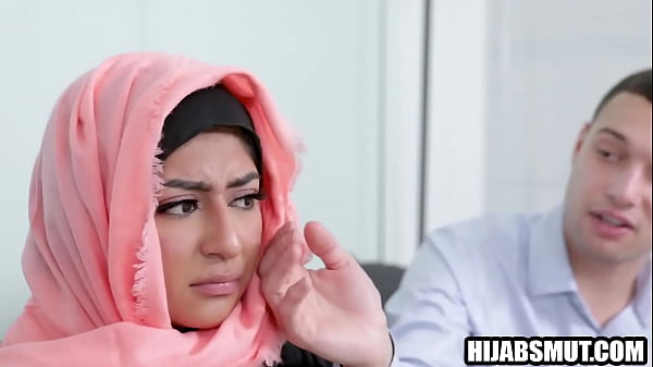 Gadis Muslimah Terpaksa Digenjot Habis-habisan Sama Bule Amerika.