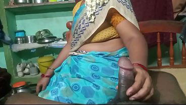 Anak Tiri India Ngeseks Sama Ibu Tiri Di Desa, Bikin Video Sendiri, Bikin Makin Greget