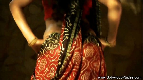 Tarian Si Gadis Coklat India Bikin Mendingin, Gerakan Tubuhnya Bikin Ngaceng