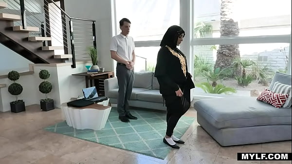 Ibu-ibu Arab Kylie Kingston Haus Kontol Muda Bergairah