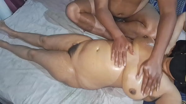 Desi Indian Bhabhi Ngeseks Pijat Bugil Sampai Muncrat
