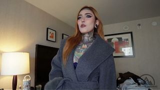 Jesse Si Stepsi Cantik, Penuh Tato, Lidah Bercabang, Nakal Banget, Skip Jalan-jalan Demi Ngegas Kontol Stepbro.