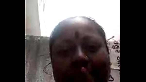Bokep Ibu India Siap Digoyang, Lubangnya Basah Minta Digenjot