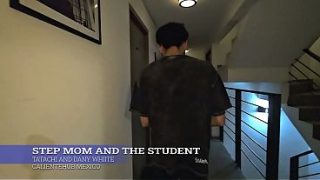 Ibu Tiri Dan Murid Nakal Yang Bikin Panas