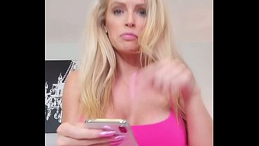 Ibu Tiri Ngintip Kamu Col* Di Depan Video Porno Dia, Bikin Makin Tegang