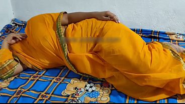 Bundelkhandi Sas Lagi Goblok, Kontol Mertua Digebukin Habis-habisan Sama Mantu, Nikmatin Tiap Tetesnya.