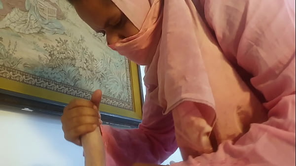 Desi Cewek Lagi Dapet Pijitan Campuran, Enak Banget Sampe Meringis Nahan Nikmatnya.