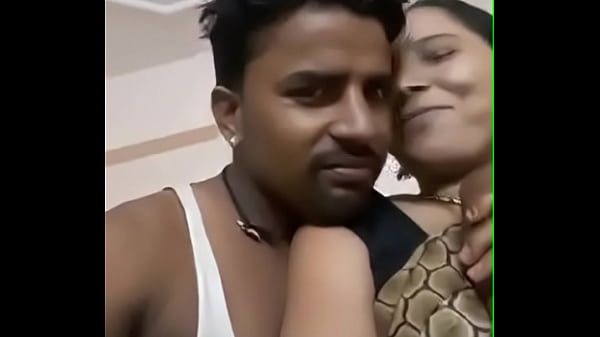 Mendekap Erat Si Tante Desi, Dadanya Montok Banget Bikin Pengen Remes.