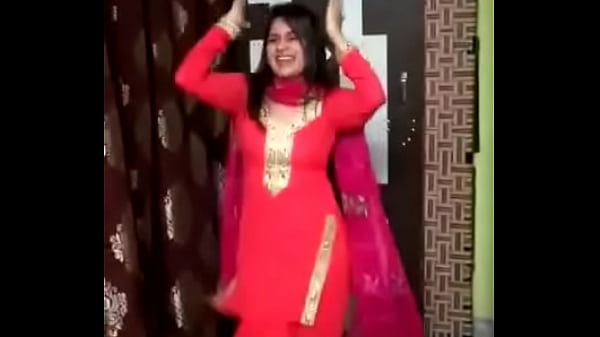 Desi Cewek Lagi Latihan Mujra, Bikin Makin Basah Lihat Goyangannya Yang Panas.