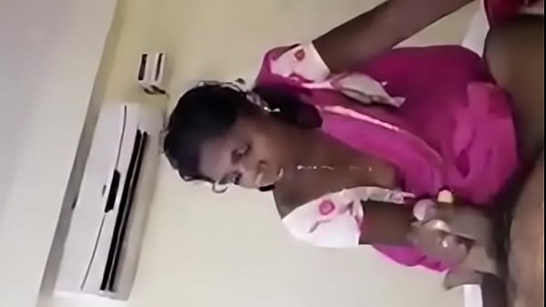 Desi Aunty Ngocok Kontol Panas Banget, Bibir Merah Basah Ngejilat Batang Keras Sampe Crot Di Muka