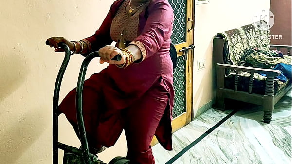 Bokep India Desi Bhabhi Ngentot Habis-habisan Sama Cowok Gym, Sampai Muncrat