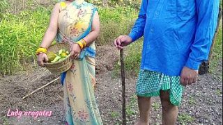 Cewek India Desi, Si Kakak Tiri, Digenjot Habis-habisan Sama Adik Tiri Di Luar Rumah, Nggak Peduli Diliatin Orang.