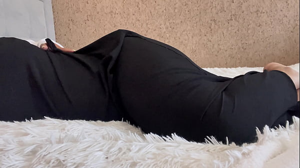 Gadis Arab Belia, Panties Terbuka, Siap Digoda Liar.