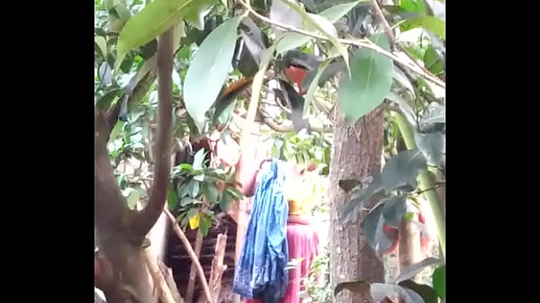 Cewek-cewek India Lagi Mandi, Basah Kuyup, Tubuh Menggoda, Bikin Liur Netes.