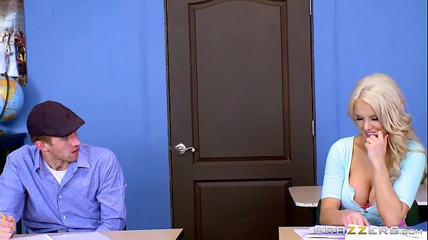 Ngentot Bareng Kenzie Taylor Di Sekolah, Toket Gede Menggoda Bikin Kontol Tegang