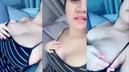 Alondra Rebahan Sambil Remes-remes Pentil, Muncrat Keluar Semua.