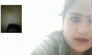 Desi Jalang Lagi Cuci Memek Basah Kena Air