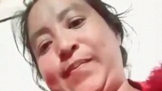 Video Chutnya – Desi Cewek Sange Pamer Memek Basah