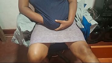 Ibu Tiri India Desi Yang Penuh Rahasia, Siap Mencuri Pandangan Dan Bibir Basah Di Kamar Gelap